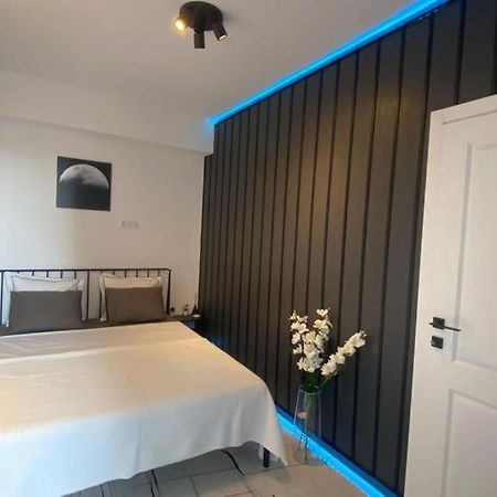 Q Luxury Apartment - Palas Center Iasi Bagian luar foto